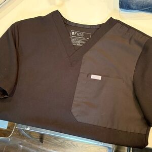 Figs Men's Black Scrub Top
